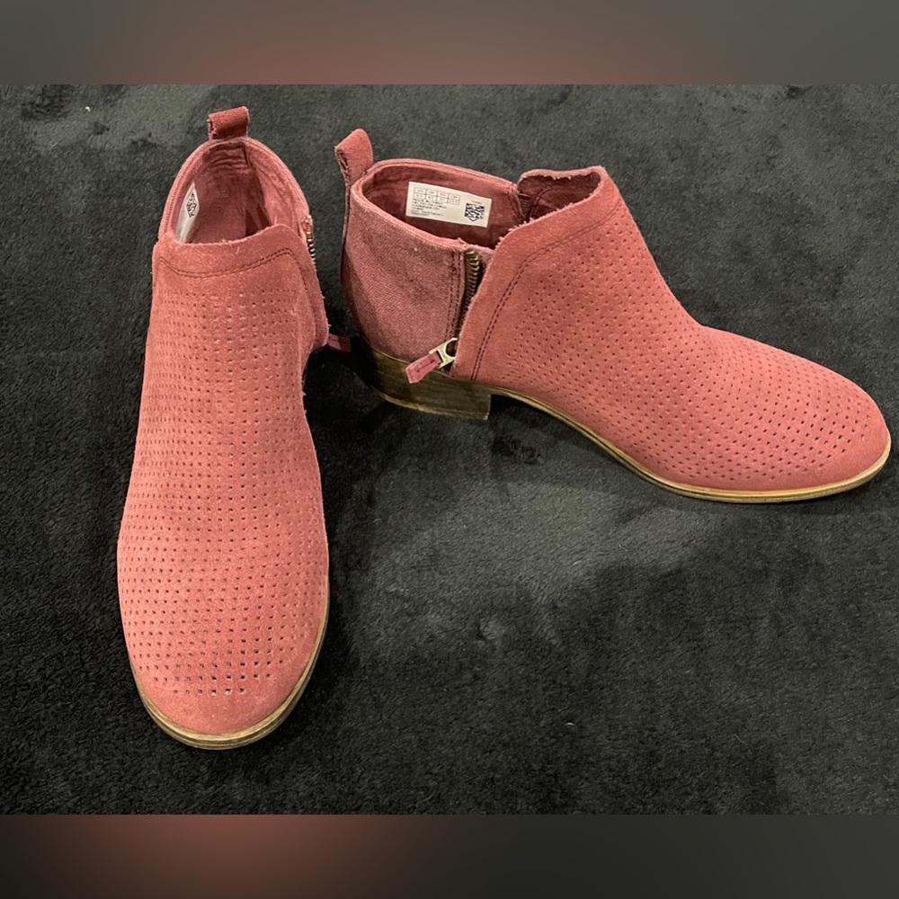 Toms Women’s Size 6.5 Deia Maroon Side-Zipper Suede Ankle Boots Pre-Owned